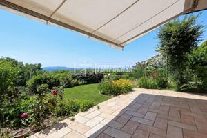 TRILOCALE CON GIARDINO VISTA LAGHI E BOX DOPPIO