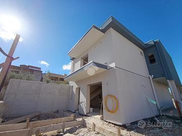 VILLA SINGOLA A FICARAZZI