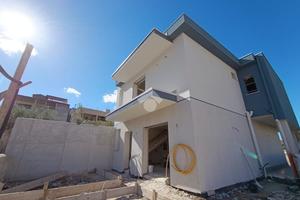 VILLA SINGOLA A FICARAZZI