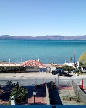 Affascinante attichetto sul lago