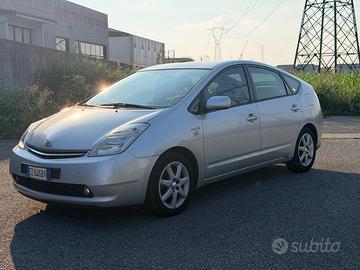 Toyota Prius 1.5i 16V Euro 4 - 2005 - 220.000 km