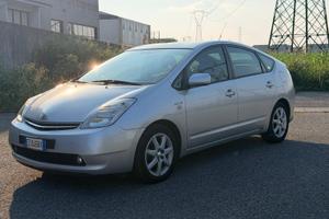 Toyota Prius 1.5i 16V Euro 4 - 2005 - 220.000 km
