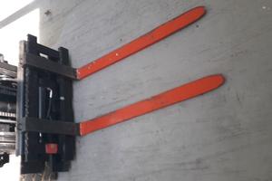 Muletto stoccatore transpallet