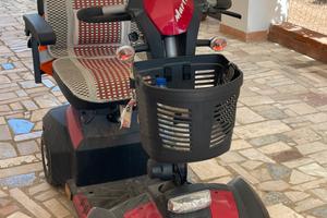 Scooter elettrico per anziani e disabili