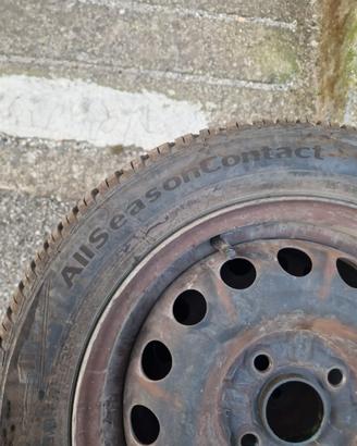 Quattro ruote più una