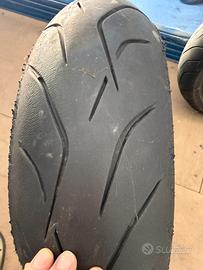 Gomme moto