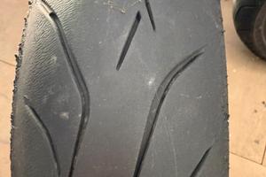 Gomme moto
