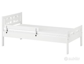 Lettino con materasso e lenzuolini