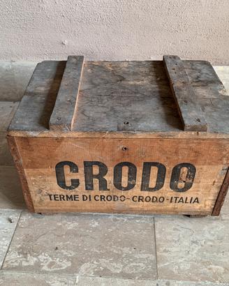 Antica cassa di legno “Terme di Crodo-Italia”