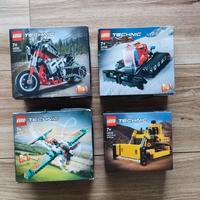 Nr. 4 set lego Technic nuovi ! 
