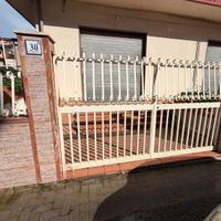 Locale commerciale Aci catena