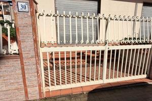 Locale commerciale Aci catena