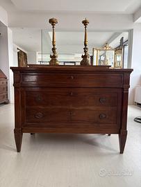 Cassettone in noce Luigi XVI