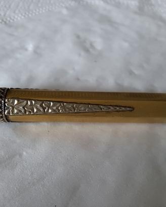 Piccola matita 900 in lamina oro con fregi