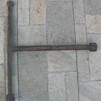 Chiave a T con bussole esagonali da mm 27, 22 e 19