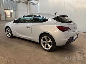 Opel Astra GTC 1.6 CDTI 110CV S&S 3 porte Cosmo