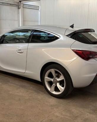 Opel Astra GTC 1.6 CDTI 110CV S&S 3 porte Cosmo