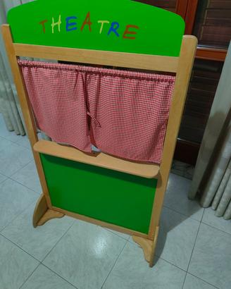 Teatrino marionette in legno per bambini
