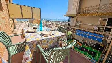 Igea Marina Bilocale Fronte Mare Estivo