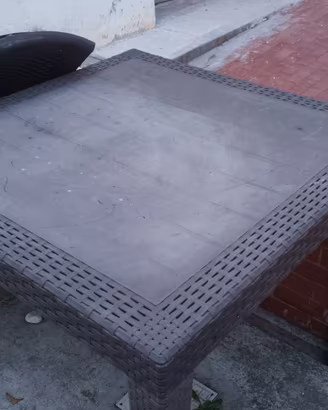 Tavolo da giardino 