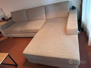 DIVANO CON CHAISE LONG