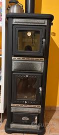 STUFA A LEGNA CON FORNO INTEGRATO