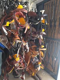 VARI MODELLI E COLORI SELLE WEST