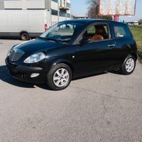 Lancia Ypsilon 1.4 16V Oro