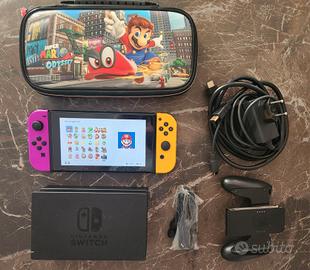 Nintendo Switch + Custodia 