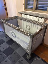 Lettino da campeggio con materasso e fasciatoio