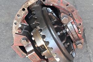 Differenziale meritor rockwell 153 E con bloccaggi