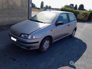 Fiat Punto 1 - MK1 3 Porte Demolita - Per Ricambi