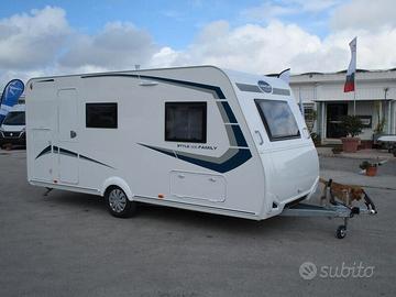 Caravan 6posti 2024 mai usata + aria condizionata