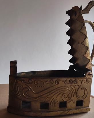 Ferro da stiro in ottone
