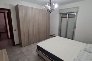 Trilocale arredato con balconi e garage