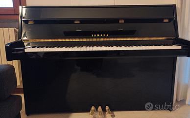 Pianoforte verticale Yamaha 