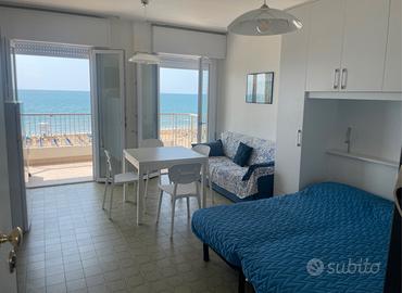 AGOSTO/Fronte-vista mare/piscina/4 posti/monoloc