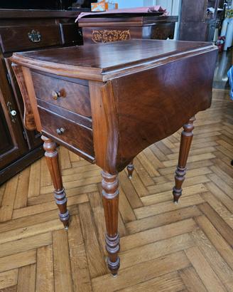 Tavolino in legno massello