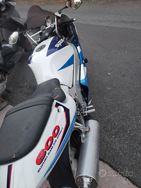Suzuki srad gsxr 600