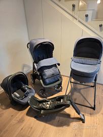 Trio Inglesina Aptica 2022 con base ovetto Isofix 