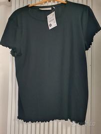 Maglia nera a mezza manica 