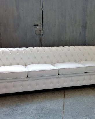 Divano Chesterfield Capitonné 4 posti pelle Bianca