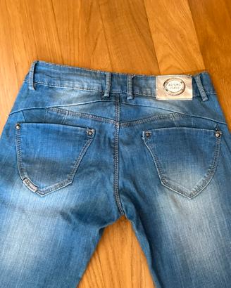 Jeans donna effetto push up marca Adoro Jeans