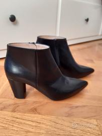 Stivaletti neri UNISA - EU 36 NUOVI