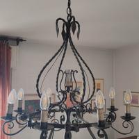 lampadario in ferro battuttto