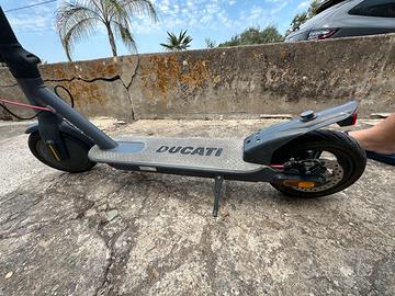 Monopattino elletrico ducati pro 1 evo