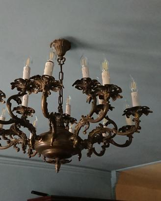 Antico Lampadario in bronzo