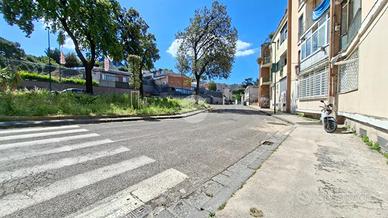 2 LOCALI A NAPOLI