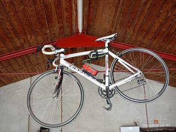 bici da corsa vendoo x mancato di tempo.