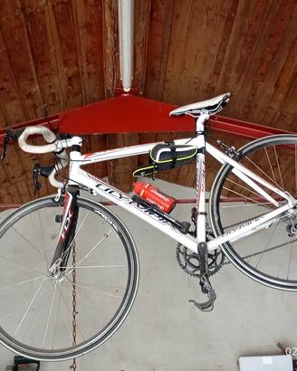 bici da corsa vendoo x mancato di tempo.